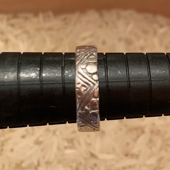 Sarda Sterling Silver Decorative Band - Picture 2 of 4